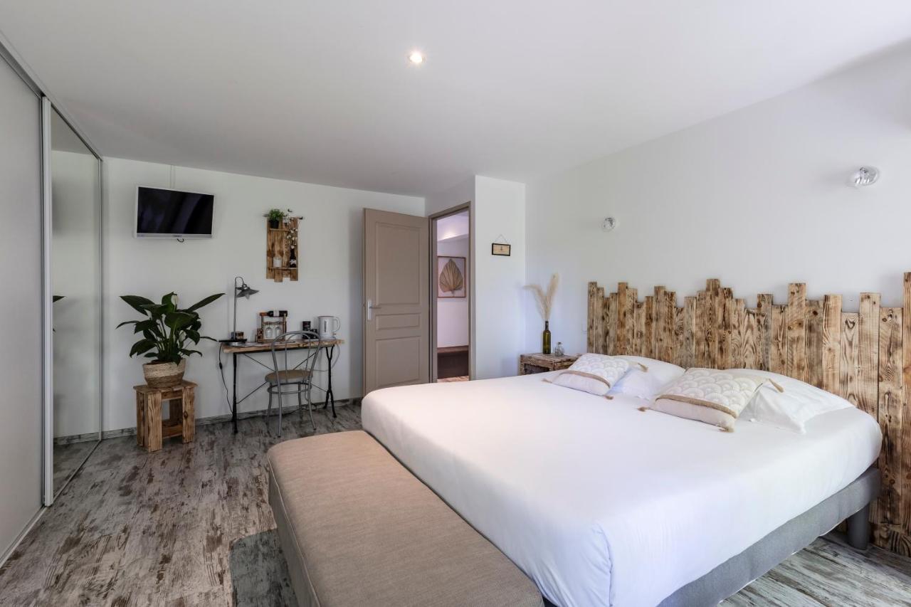 Chambres D'Hotes Chateau Pierre De Montignac Civrac-en-Médoc Esterno foto