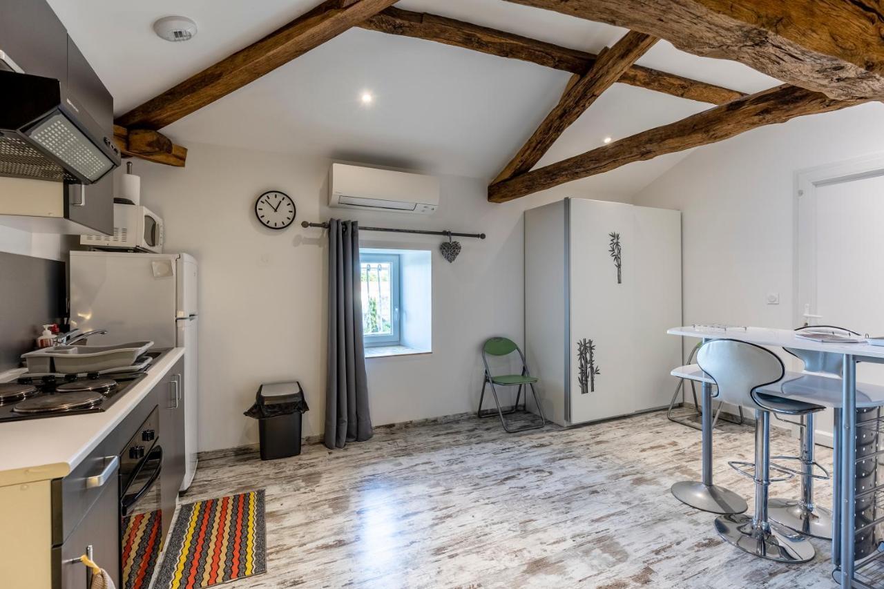 Chambres D'Hotes Chateau Pierre De Montignac Civrac-en-Médoc Esterno foto