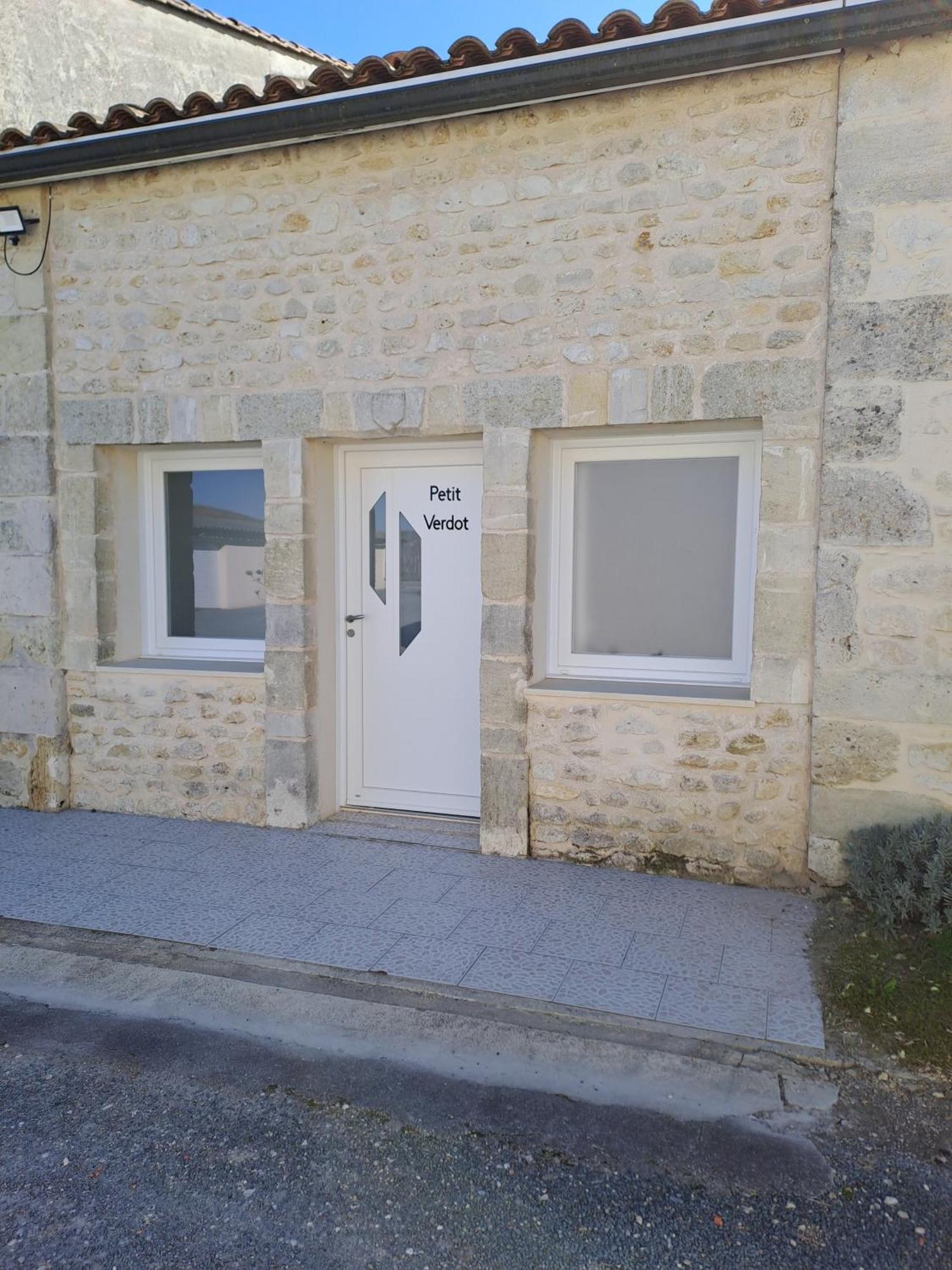 Chambres D'Hotes Chateau Pierre De Montignac Civrac-en-Médoc Esterno foto