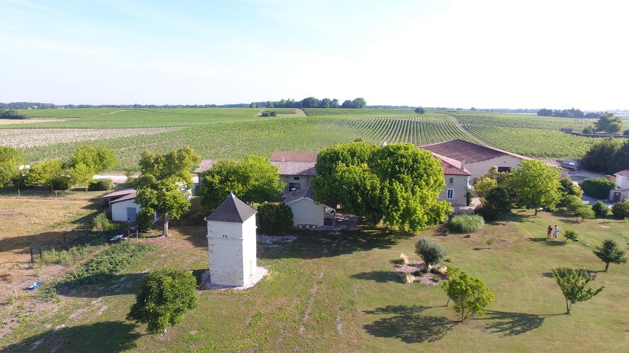 Chambres D'Hotes Chateau Pierre De Montignac Civrac-en-Médoc Esterno foto